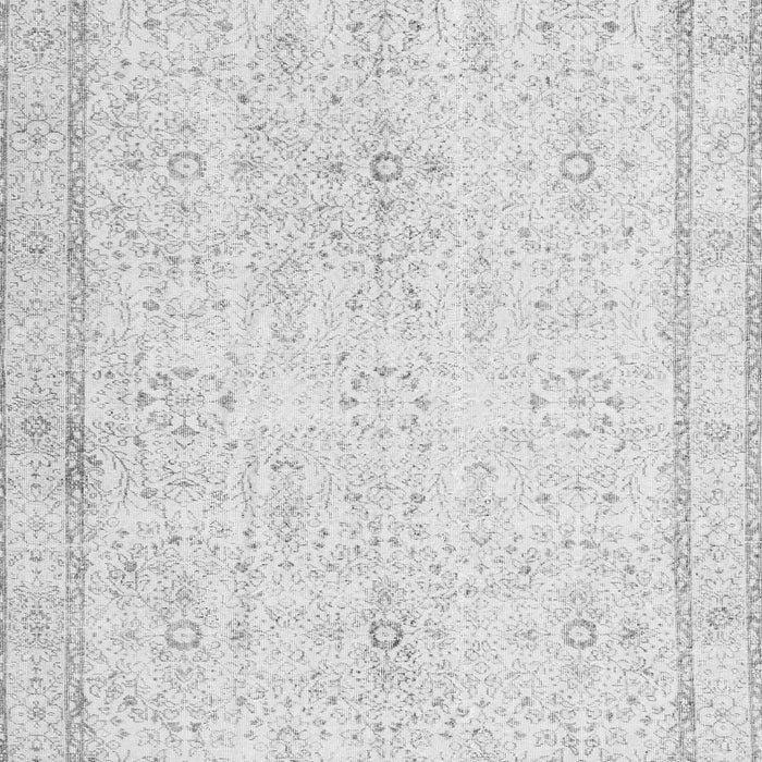 Serging Thickness of Machine Washable Persian Gray Traditional Rug, wshtr3580gry