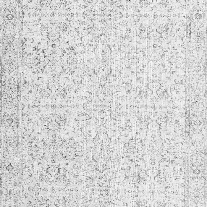 Serging Thickness of Machine Washable Persian Gray Traditional Rug, wshtr3581gry
