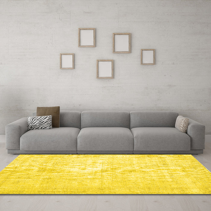 Machine Washable Persian Yellow Traditional Rug in a Living Room, wshtr3582yw