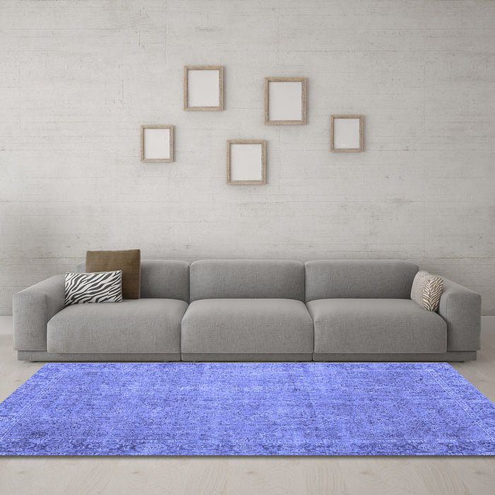 Machine Washable Persian Blue Traditional Rug in a Living Room, wshtr3587blu