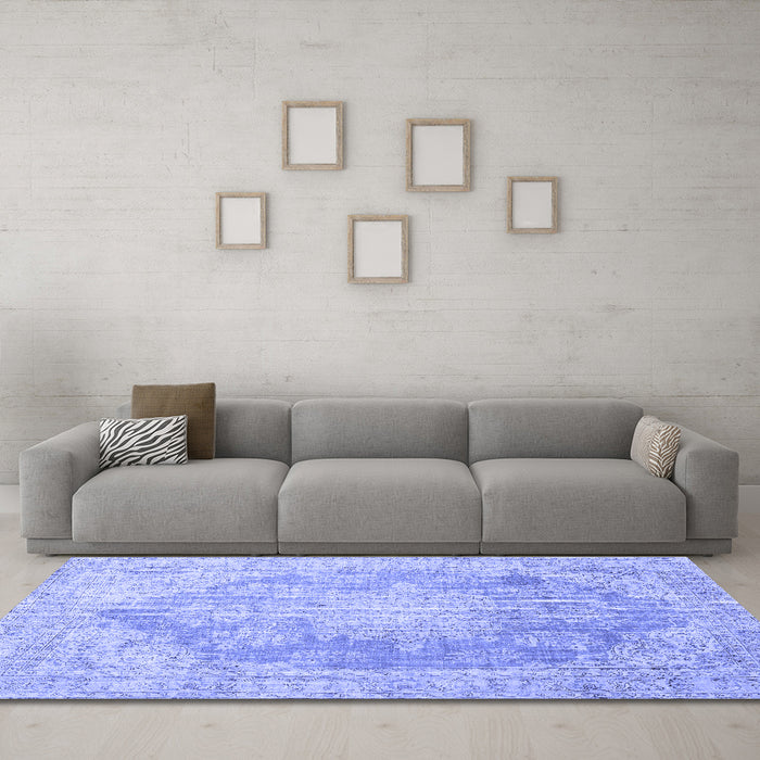 Machine Washable Persian Blue Traditional Rug in a Living Room, wshtr3588blu