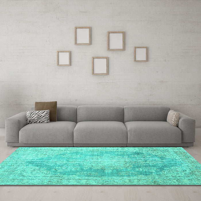 Machine Washable Persian Turquoise Traditional Area Rugs in a Living Room,, wshtr3588turq