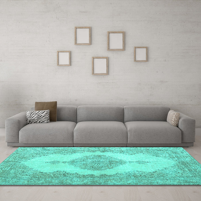 Machine Washable Persian Turquoise Traditional Area Rugs in a Living Room,, wshtr3589turq