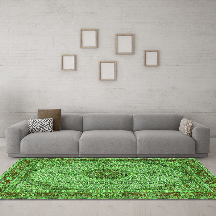 Machine Washable Medallion Green Traditional Area Rugs in a Living Room,, wshtr3590grn