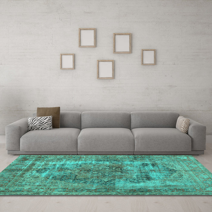Machine Washable Persian Turquoise Traditional Area Rugs in a Living Room,, wshtr3596turq