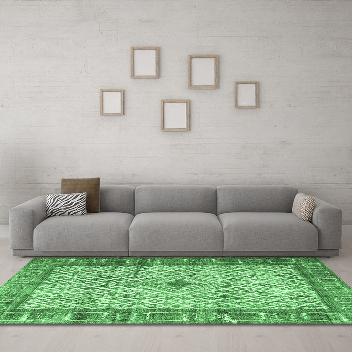 Machine Washable Persian Emerald Green Traditional Area Rugs in a Living Room,, wshtr3597emgrn