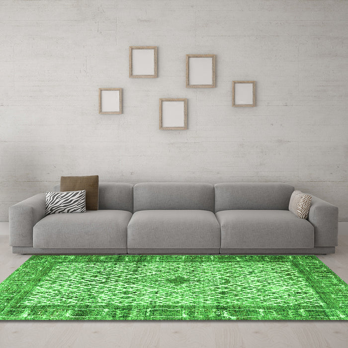 Machine Washable Persian Green Traditional Area Rugs in a Living Room,, wshtr3597grn