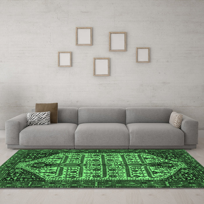 Machine Washable Persian Emerald Green Traditional Area Rugs in a Living Room,, wshtr35emgrn