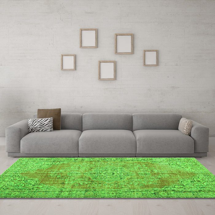 Machine Washable Persian Green Traditional Area Rugs in a Living Room,, wshtr3601grn