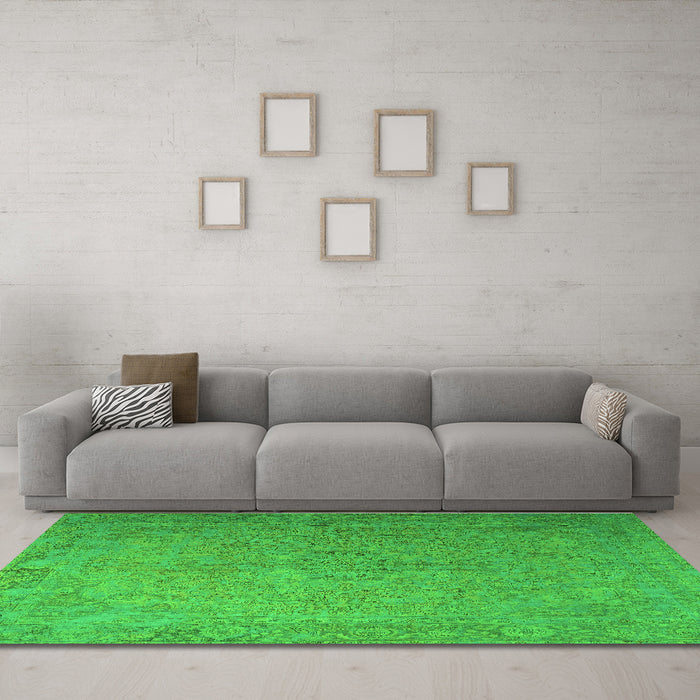 Machine Washable Persian Green Traditional Area Rugs in a Living Room,, wshtr3602grn