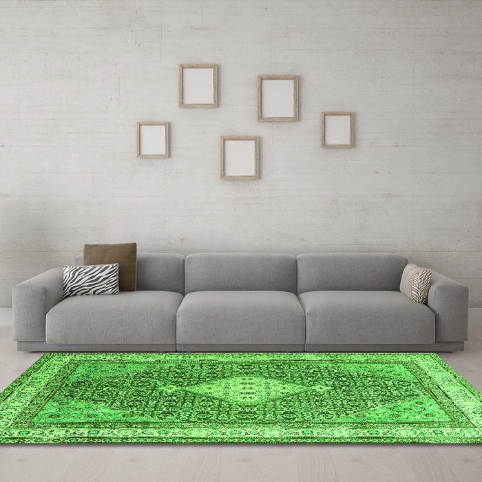 Machine Washable Persian Green Traditional Area Rugs in a Living Room,, wshtr3604grn
