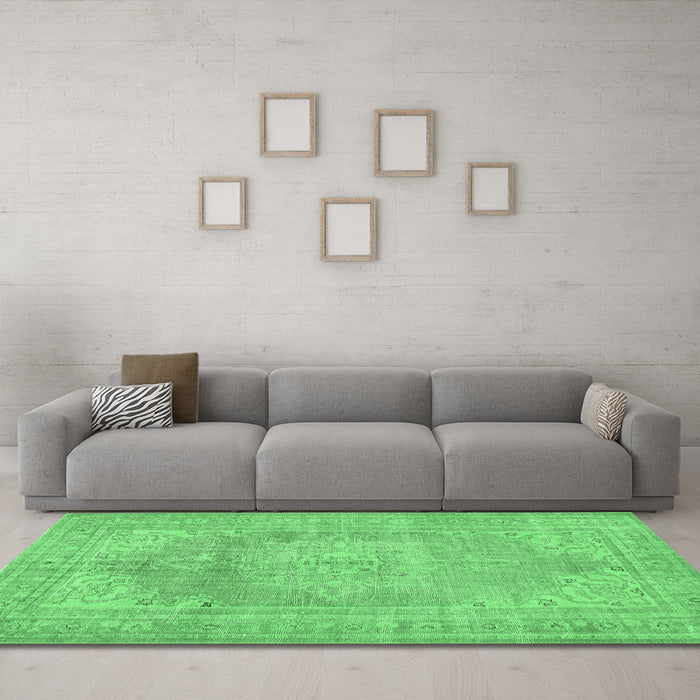 Machine Washable Persian Emerald Green Traditional Area Rugs in a Living Room,, wshtr3605emgrn