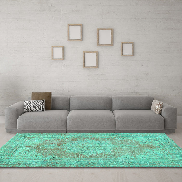 Machine Washable Persian Turquoise Traditional Area Rugs in a Living Room,, wshtr3605turq
