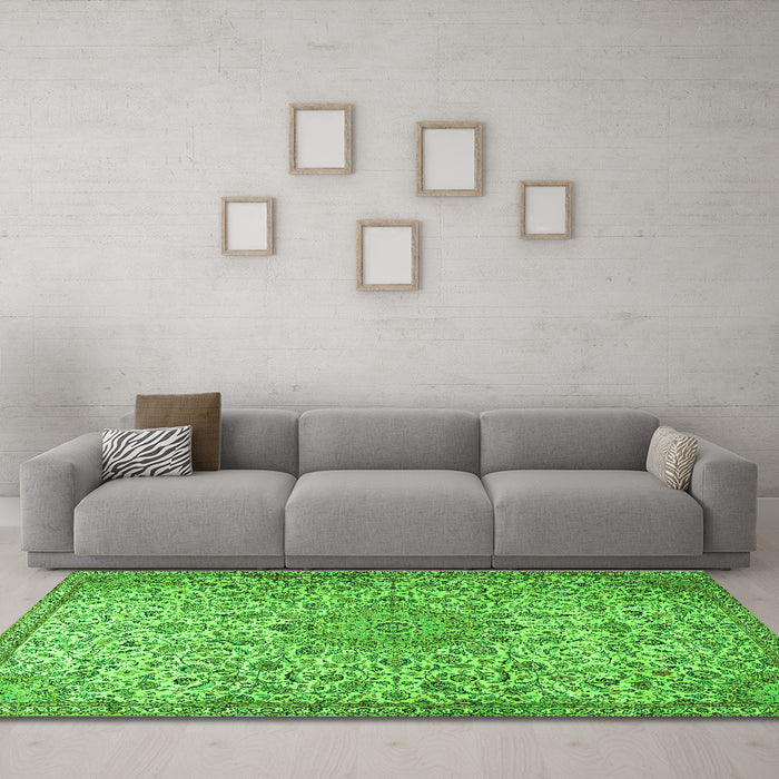 Machine Washable Persian Green Traditional Area Rugs in a Living Room,, wshtr3606grn
