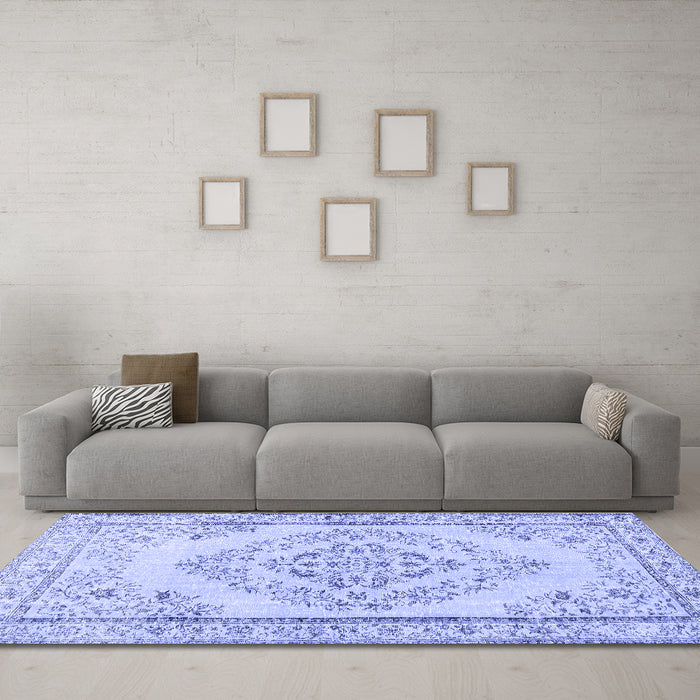Machine Washable Persian Blue Traditional Rug in a Living Room, wshtr3608blu