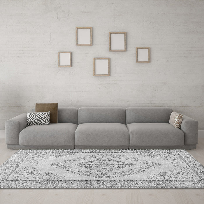 Machine Washable Persian Gray Traditional Rug in a Living Room,, wshtr3608gry