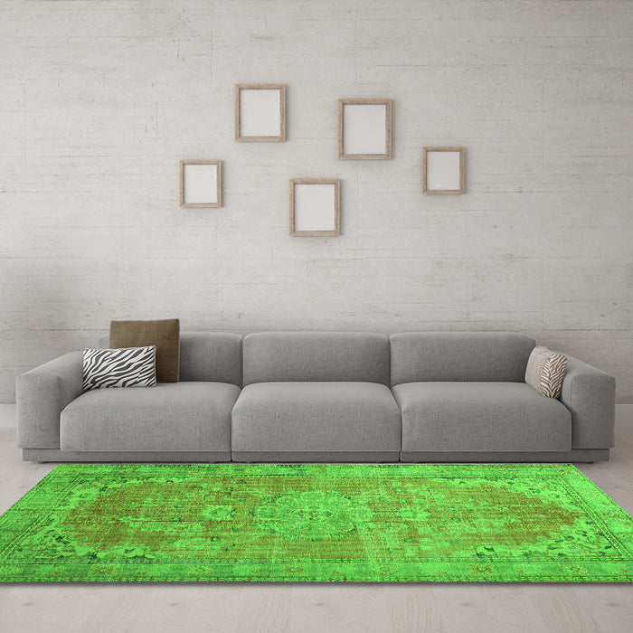 Machine Washable Persian Green Traditional Area Rugs in a Living Room,, wshtr3610grn
