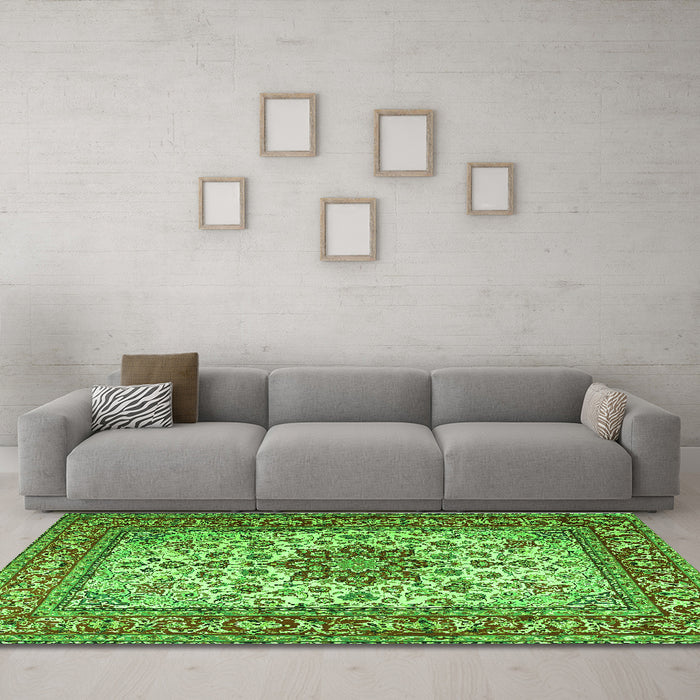 Machine Washable Persian Green Traditional Area Rugs in a Living Room,, wshtr3613grn