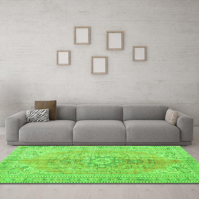Machine Washable Persian Green Traditional Area Rugs in a Living Room,, wshtr3616grn