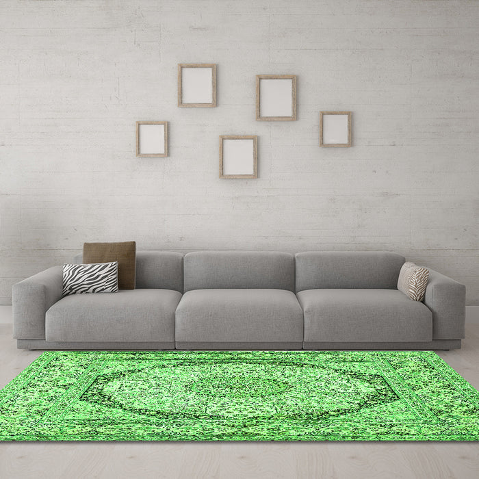 Machine Washable Medallion Green Traditional Area Rugs in a Living Room,, wshtr361grn
