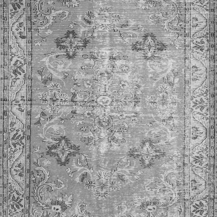 Serging Thickness of Machine Washable Persian Gray Traditional Rug, wshtr3620gry