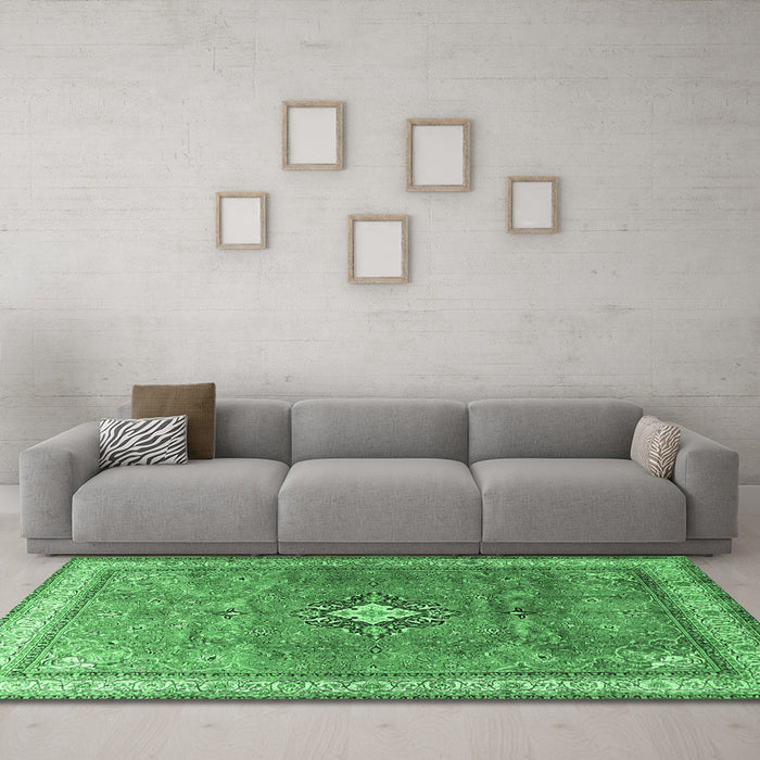 Machine Washable Persian Emerald Green Traditional Area Rugs in a Living Room,, wshtr3625emgrn