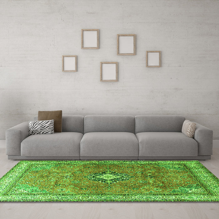 Machine Washable Persian Green Traditional Area Rugs in a Living Room,, wshtr3625grn