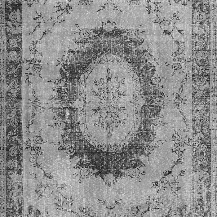 Serging Thickness of Machine Washable Persian Gray Traditional Rug, wshtr3627gry