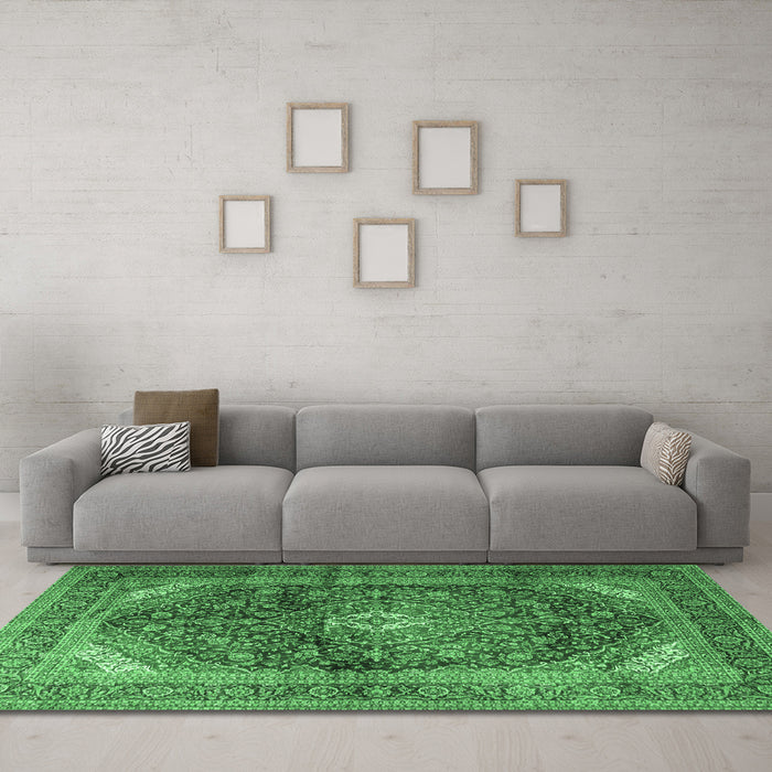 Machine Washable Persian Emerald Green Traditional Area Rugs in a Living Room,, wshtr3628emgrn