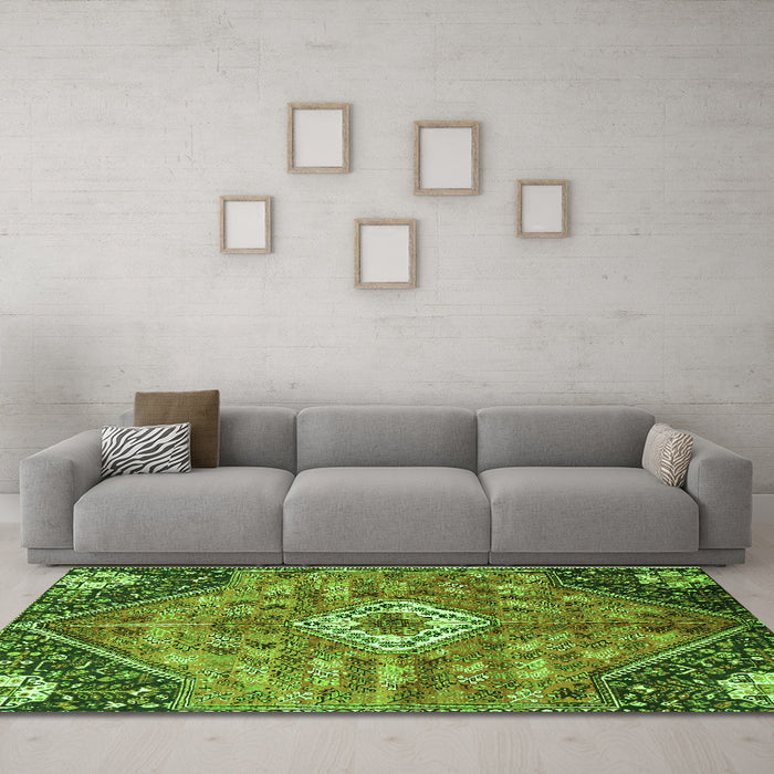 Machine Washable Persian Green Traditional Area Rugs in a Living Room,, wshtr3630grn