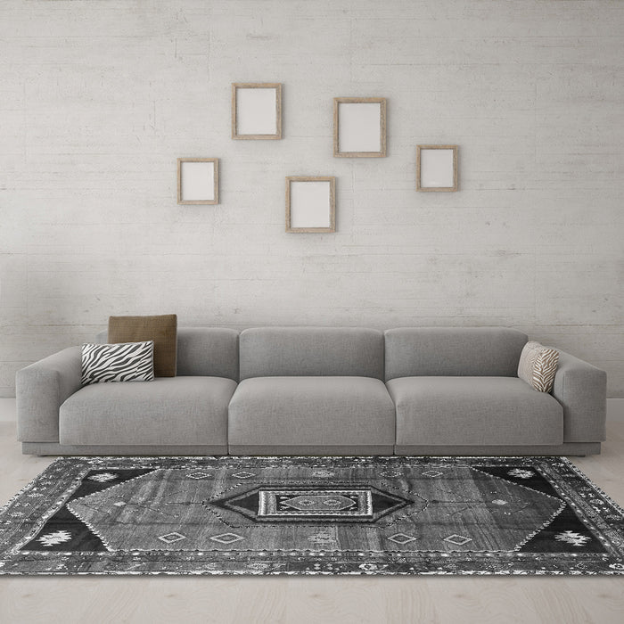 Machine Washable Persian Gray Traditional Rug in a Living Room,, wshtr3633gry