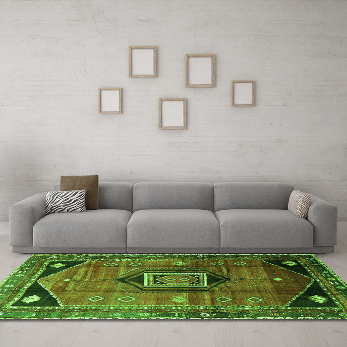Machine Washable Persian Green Traditional Area Rugs in a Living Room,, wshtr3633grn