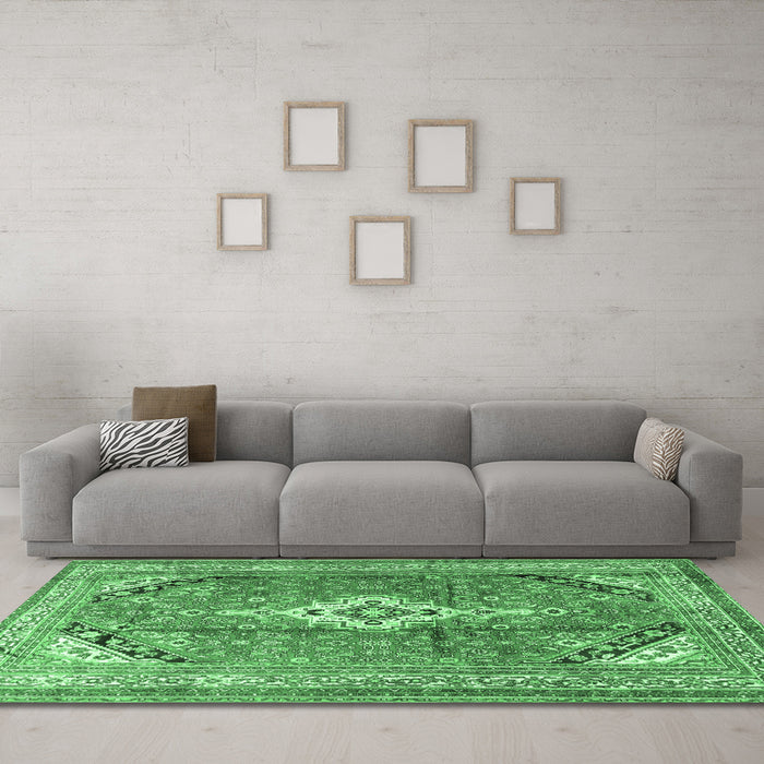 Machine Washable Persian Emerald Green Traditional Area Rugs in a Living Room,, wshtr3635emgrn