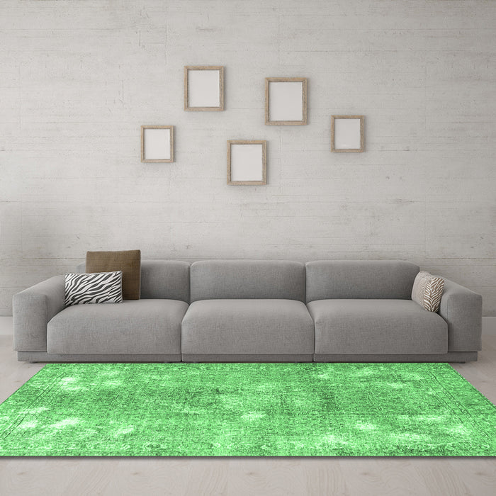 Machine Washable Persian Emerald Green Traditional Area Rugs in a Living Room,, wshtr3641emgrn