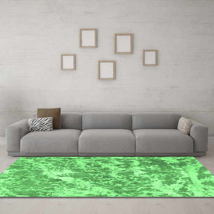 Machine Washable Persian Emerald Green Traditional Area Rugs in a Living Room,, wshtr3644emgrn