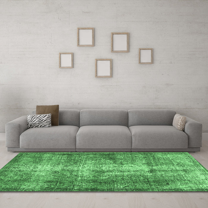 Machine Washable Persian Emerald Green Traditional Area Rugs in a Living Room,, wshtr3645emgrn