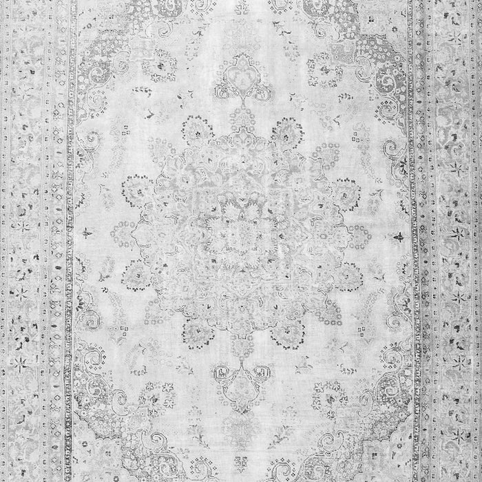 Serging Thickness of Machine Washable Persian Gray Traditional Rug, wshtr3646gry