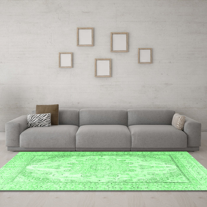 Machine Washable Persian Emerald Green Traditional Area Rugs in a Living Room,, wshtr3646emgrn