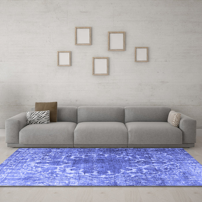 Machine Washable Persian Blue Traditional Rug in a Living Room, wshtr3651blu