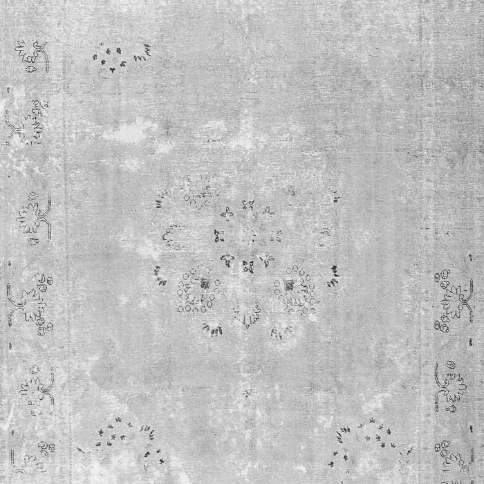 Serging Thickness of Machine Washable Persian Gray Traditional Rug, wshtr3653gry