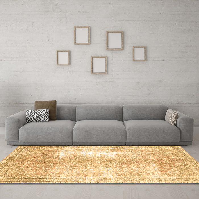 Machine Washable Persian Brown Traditional Rug in a Living Room,, wshtr3655brn