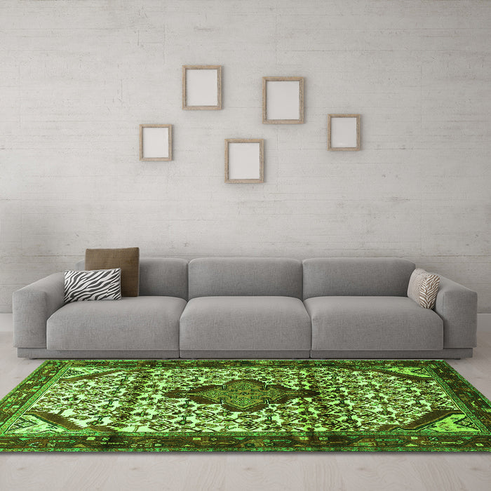 Machine Washable Persian Green Traditional Area Rugs in a Living Room,, wshtr3656grn
