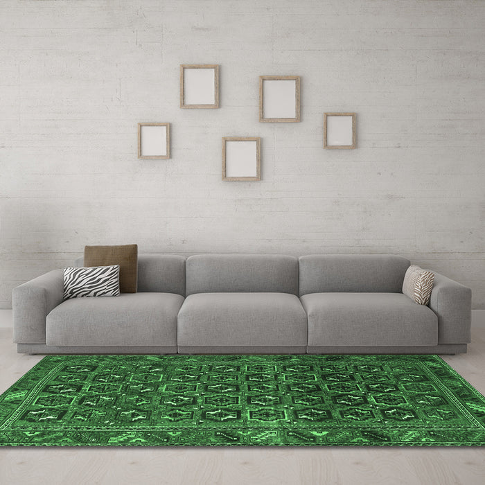 Machine Washable Persian Emerald Green Traditional Area Rugs in a Living Room,, wshtr3657emgrn