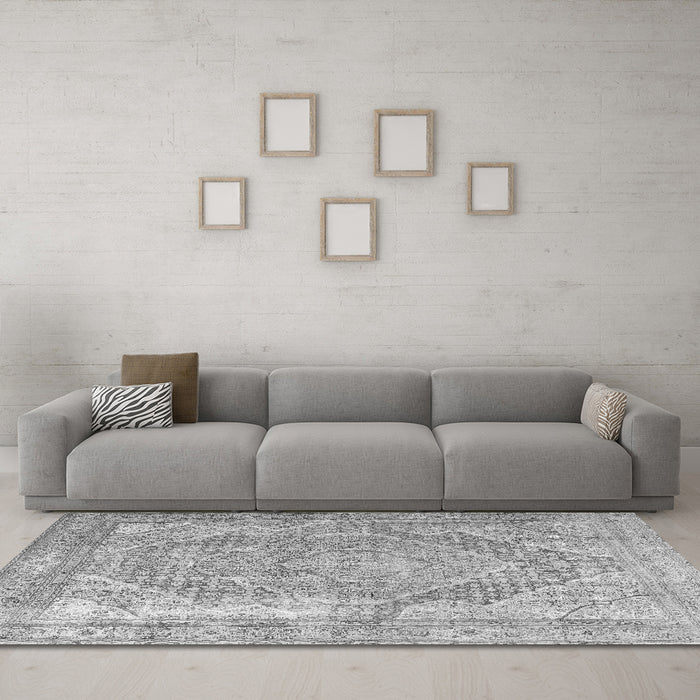 Machine Washable Medallion Gray Traditional Rug in a Living Room,, wshtr3663gry