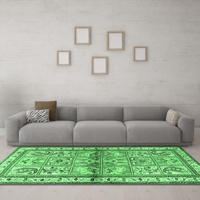 Machine Washable Persian Emerald Green Traditional Area Rugs in a Living Room,, wshtr3664emgrn