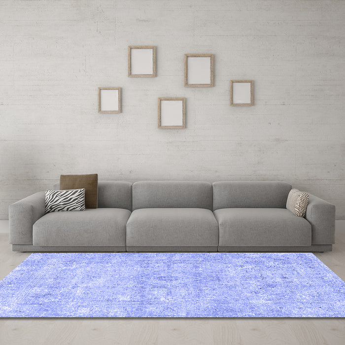 Machine Washable Persian Blue Traditional Rug in a Living Room, wshtr3669blu