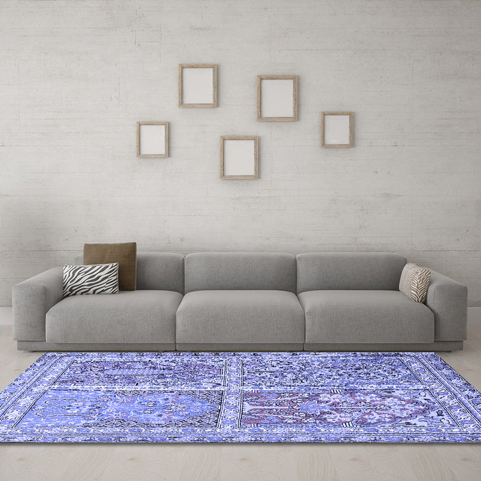 Machine Washable Persian Blue Traditional Rug in a Living Room, wshtr366blu