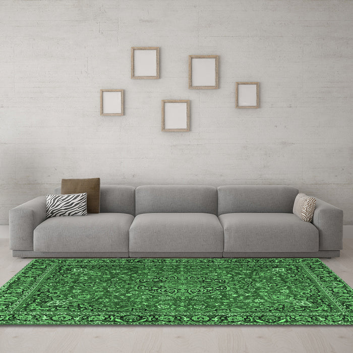 Machine Washable Persian Emerald Green Traditional Area Rugs in a Living Room,, wshtr3671emgrn