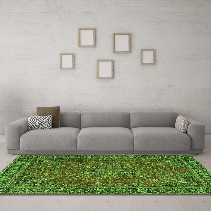 Machine Washable Persian Green Traditional Area Rugs in a Living Room,, wshtr3671grn
