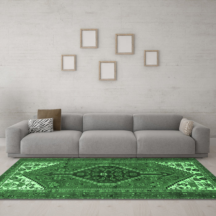 Machine Washable Persian Emerald Green Traditional Area Rugs in a Living Room,, wshtr3676emgrn